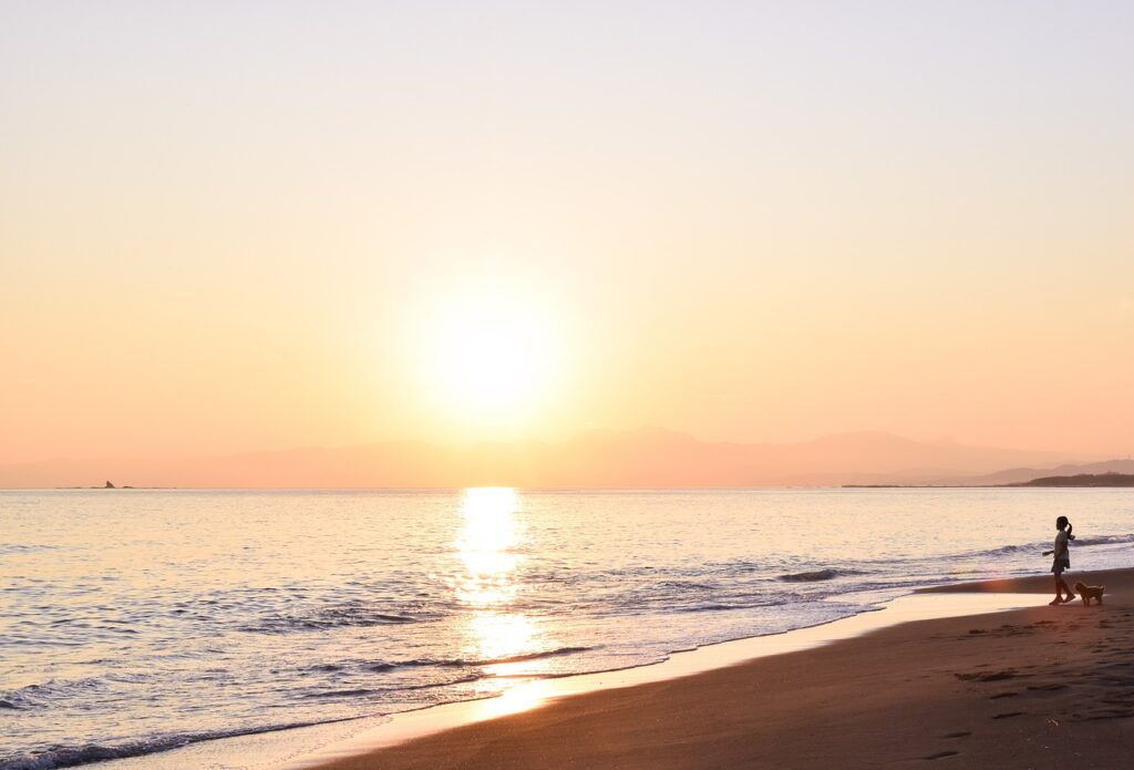 sea, beach, cloud-4590985.jpg